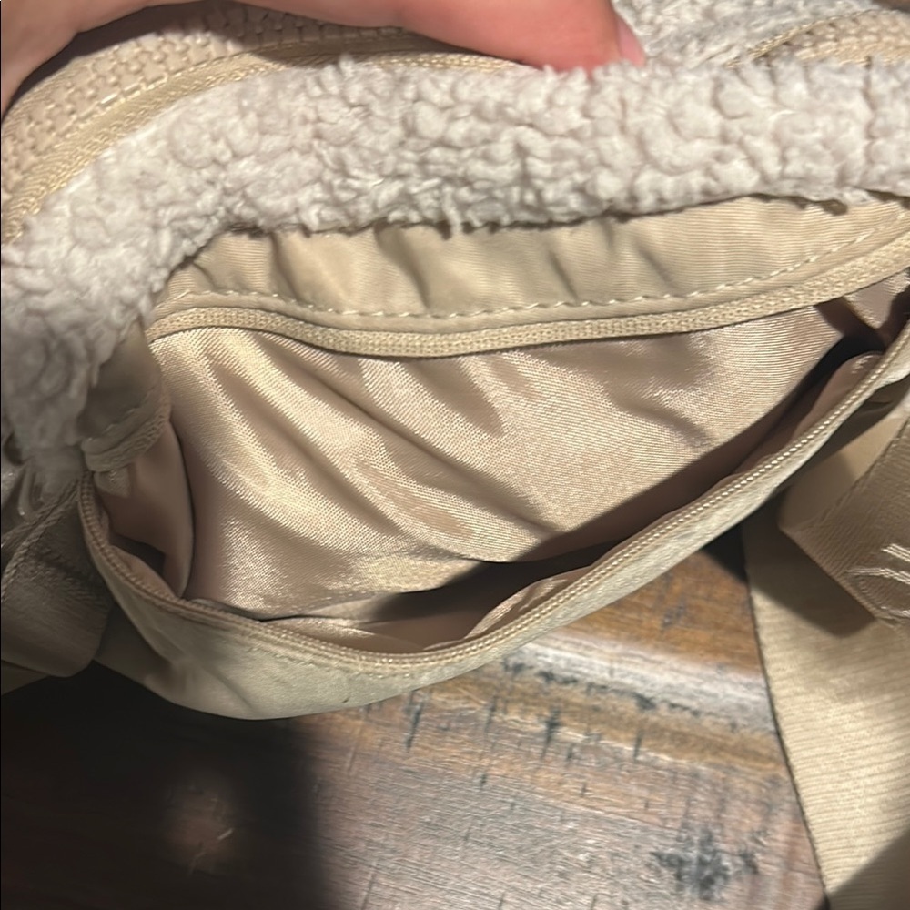 Lole Off-White Fleece Crossbody Bag - Picture 5 of 6